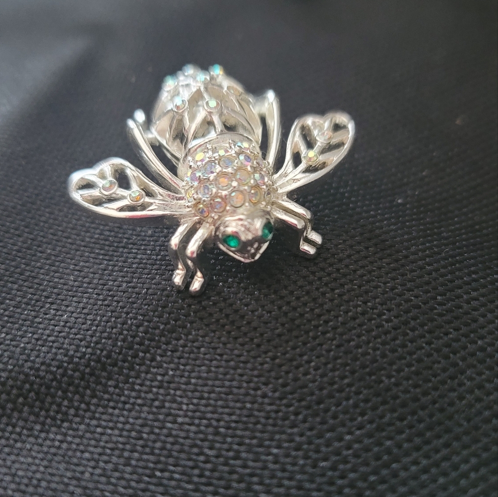Joan Rivers Brooch - Picture 5 of 6